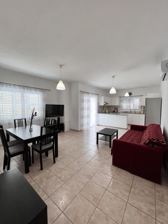 Pafia Sunbeach Townhouse * Πάφος
